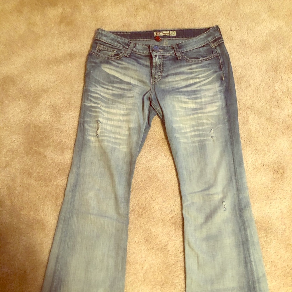 Buckle Jeans